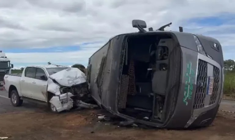 DUAS VÍTIMAS DO ACIDENTE OCORRIDO NA BR 242 MORREM NO HOSPITAL DO OESTE