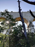 Ponte dell'Acquedotto Pugliese visto dal basso