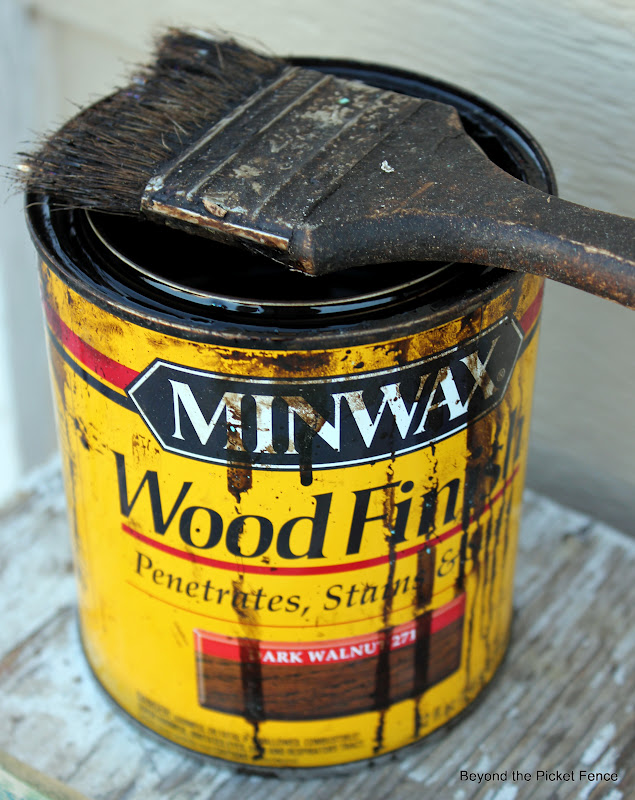 use minwax stain to create an awesome weathered paint finish