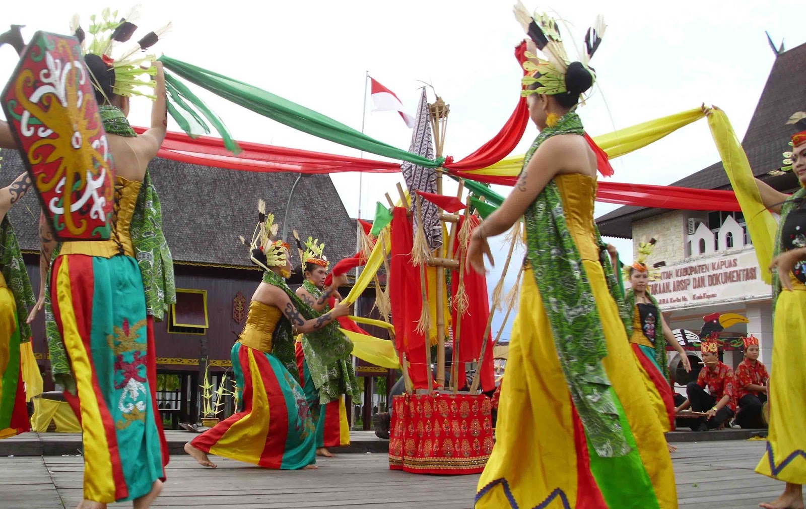 Tari Manasai Tarian  Tradisional Dari Provinsi Kalimantan  