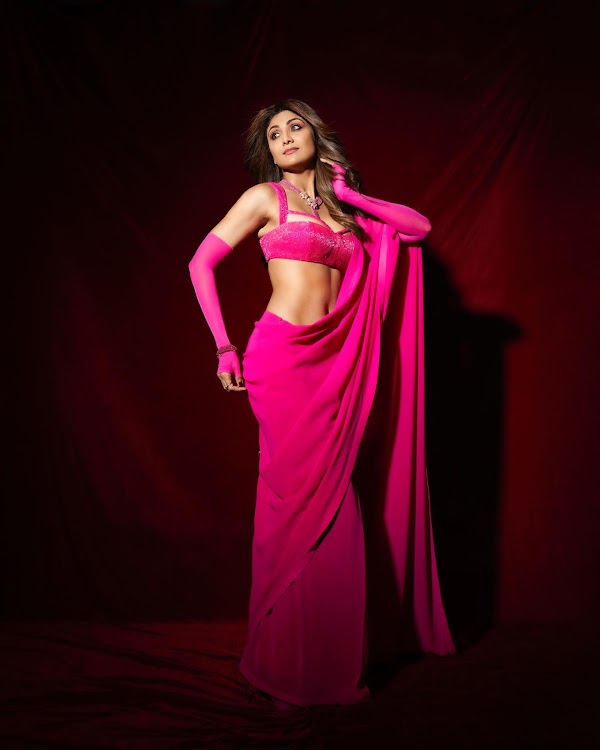 shilpa shetty pink saree slim figure navel