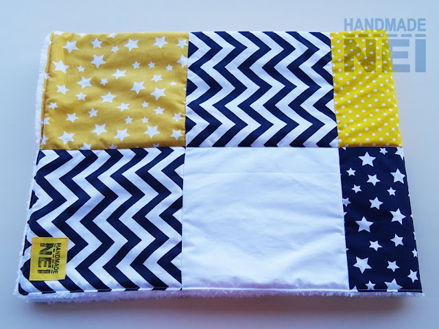 Handmade Nel: Пачуърк одеяло с полар за бебе "Тъмно синьо, бяло и жълто"