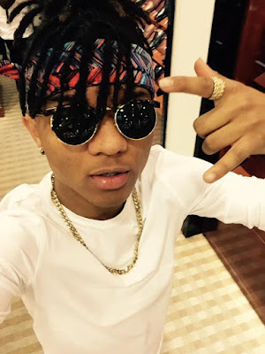 GROUPIE PUBLICA FOTO COM SWAE LEE NA CAMA E RAPPER RESPONDE