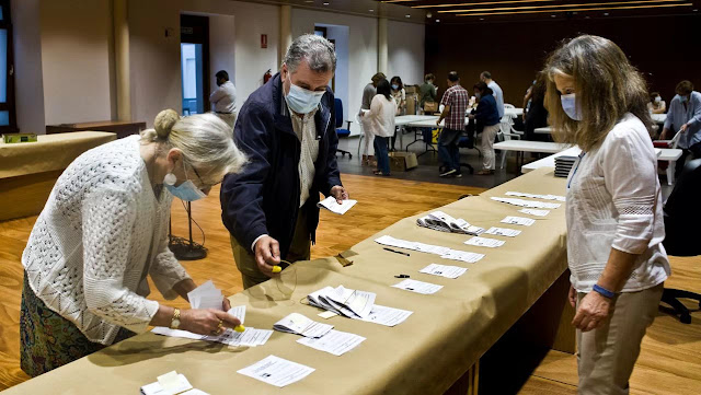 El voto de la emigración da el escaño 42 al PPdeG en la provincia de Pontevedra