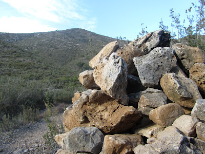 LA BISBAL DEL PENEDÈS - PUIG FRANCÀS - COVA GRAN - PUIG DE LA COVA - MAS BARTOMEU, fita en direcció al Puig Francàs