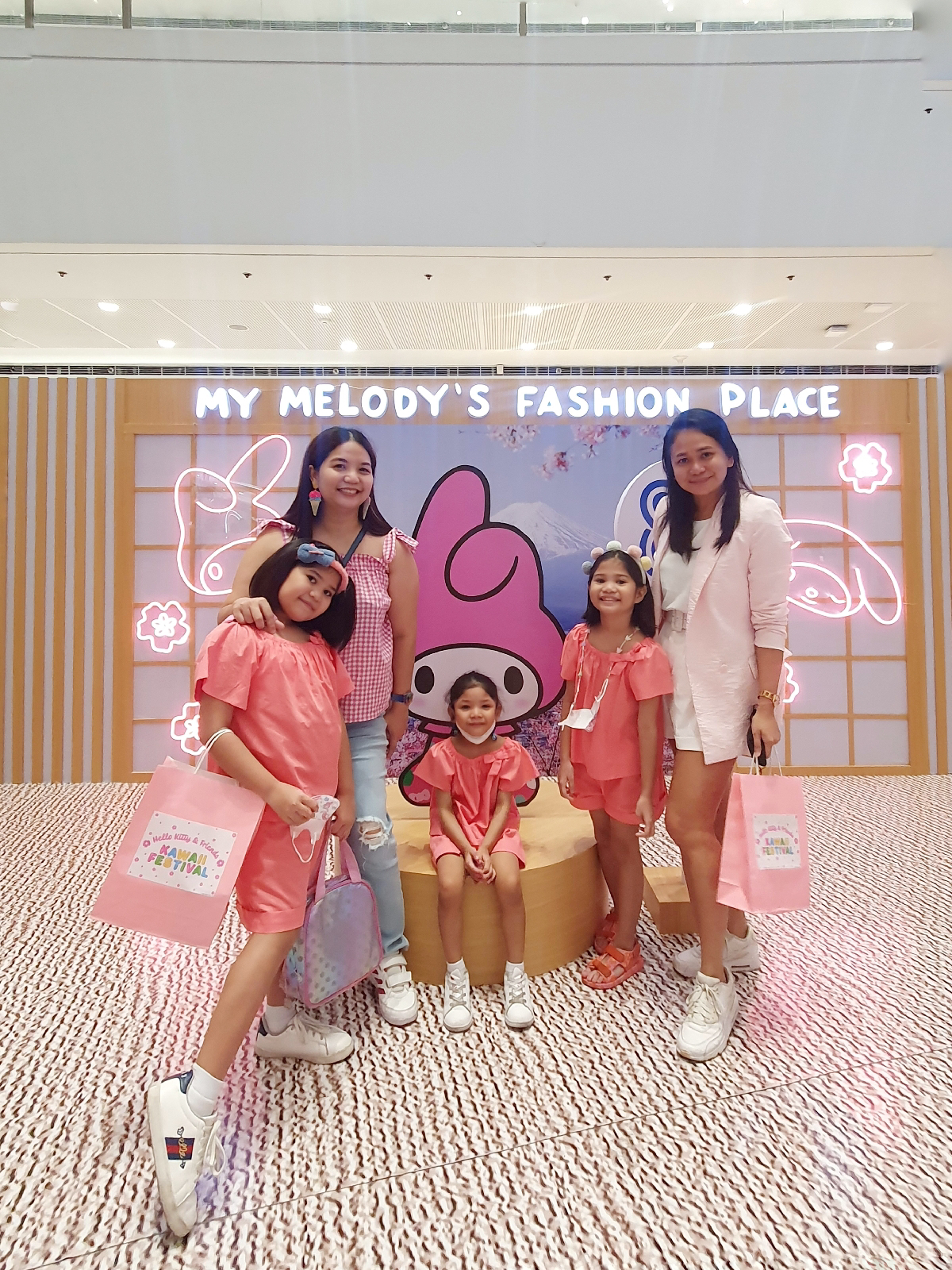 SM MEGAMALL: IT’S A KAWAII FESTIVAL WITH HELLO KITTY AND FRIENDS!