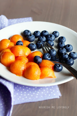 papaya_and_blueberries