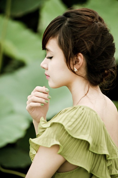 Midu-tinh-khoi-giua-ho-sen (4)