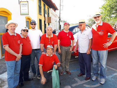 As camisas vermelhas do Clube do MP.