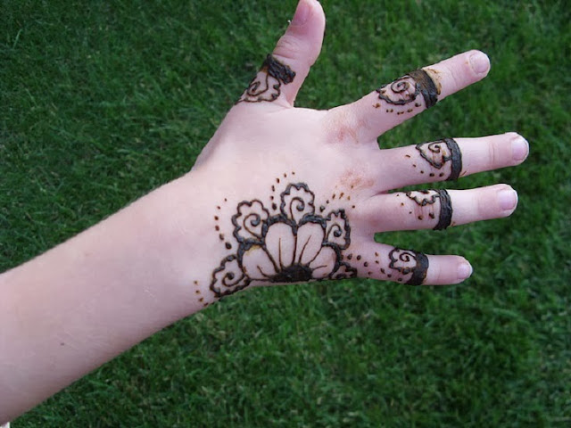 Easy Mehndi Design for Kids hands Pictures 2013-2014 , Easy Mehndi Design for Kids hands 2013-2014 , Easy Mehndi Design for Kids hands Photos 2013-2014