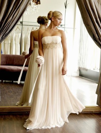 The Wedding Dress Simple And Elegant