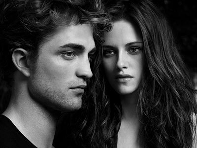 robert pattinson and kristen stewart kissing in public. Kristen Stewart and Robert