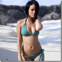rihanna-bikini-1