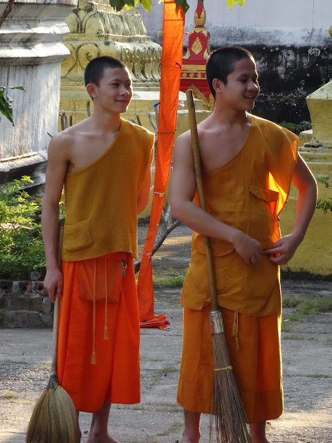 monks laos