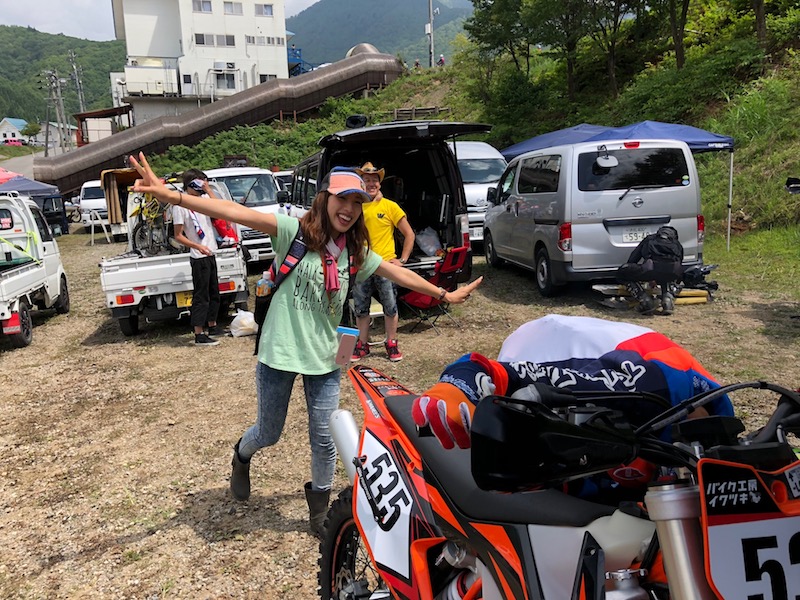 バイク工房岩月のバイク女子渚ちゃん