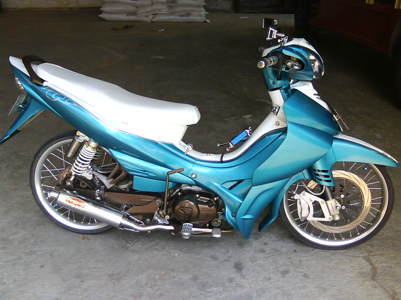 Koleksi 99 Modifikasi Motor Jupiter Z Warna Biru Putih Terbaik Dan