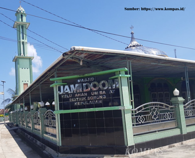 rekomendasi Tempat Wisata Religi di Indonesia Timur masjid jami doom