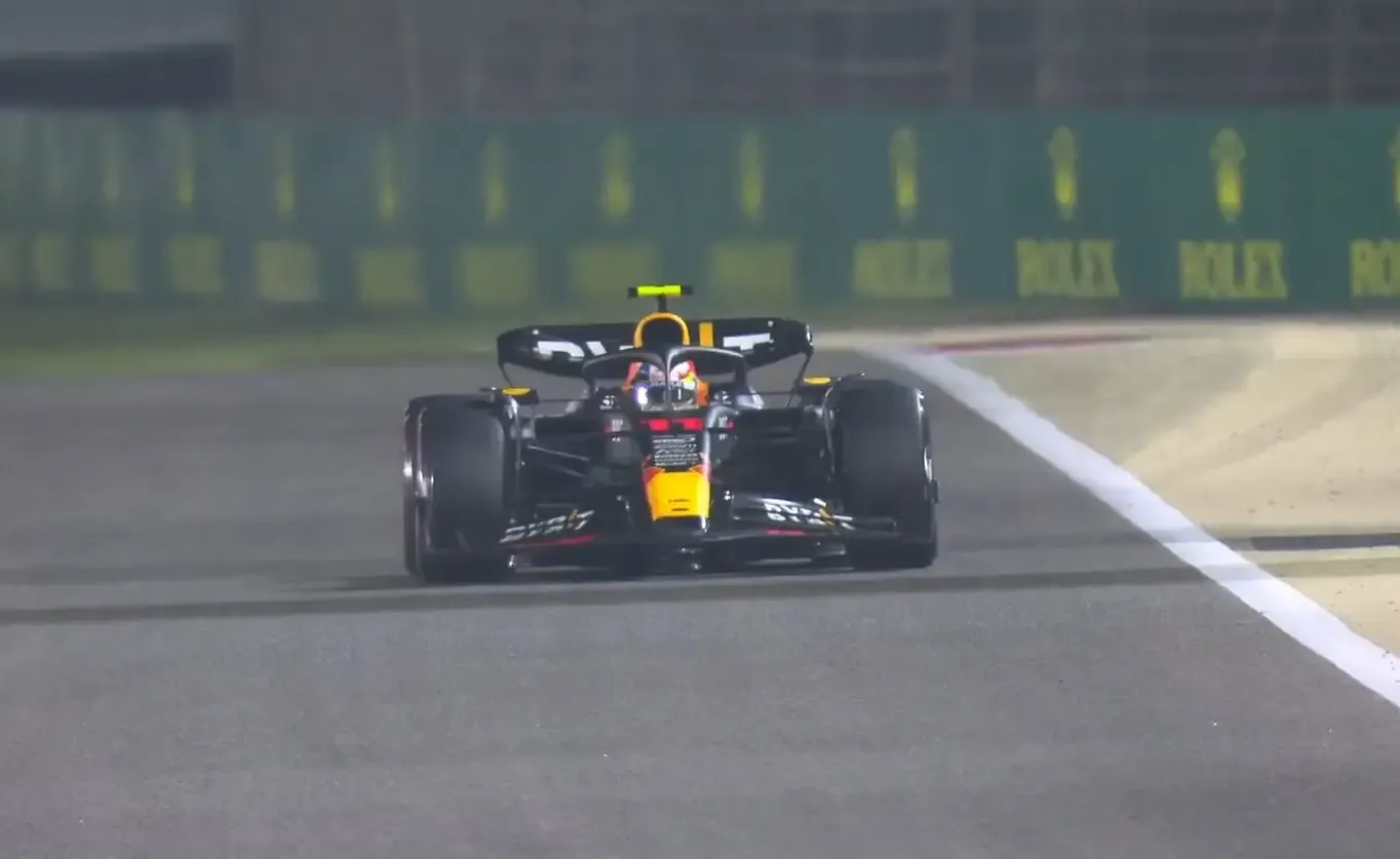 Sergio Perez con la Red Bull nei test in Bahrain 2023