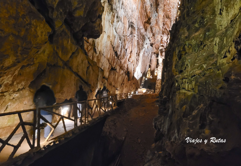 Cueva de Valporquero