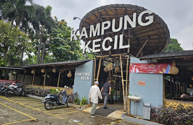 Rumah Makan Kampung Kecil Jatibening Bekasi