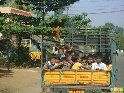 School Buses in India Seen On www.coolpicturegallery.net