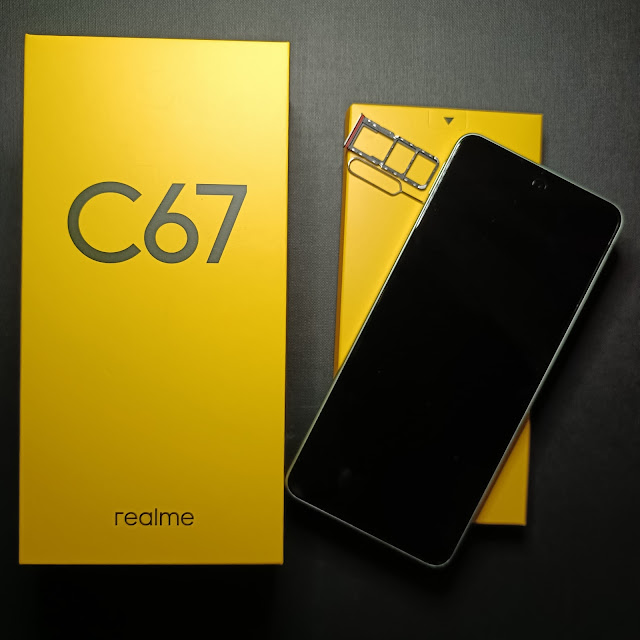 realme C67 - triple card slot