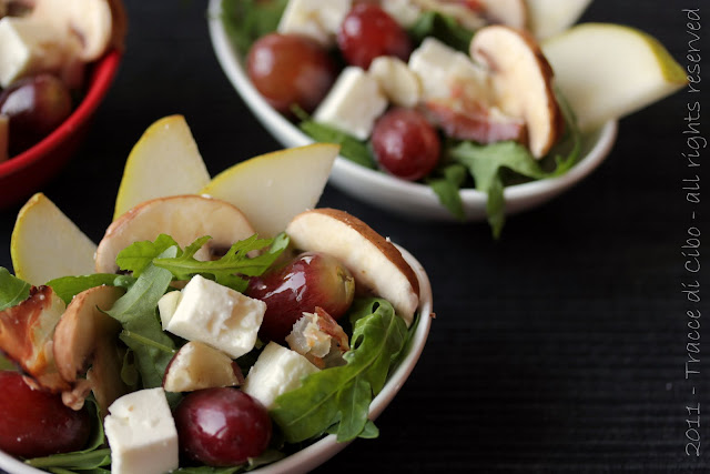 insalata, pere, uva, feta, pancetta, noci brasiliane