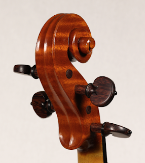 Copy of a Stradivarius Violin Head by Nicolas Bonet Luthier - Tete d'un violon en copie de Antonio Stradivari