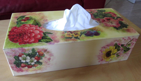 Caja de pañuelos decoupage