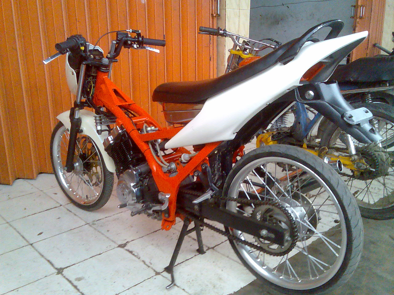 Motor Modifikasi Terbaru 2011 2012 November 2011