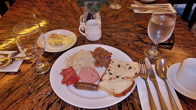 buffet breakfast at Quest Hotel Cebu