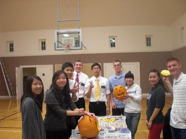  2010 the young single adults gathered at the Kentlands cultural hall