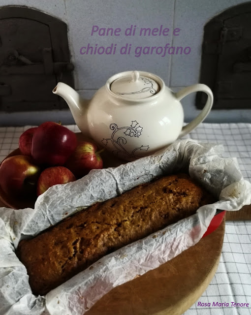 Pane di mele e chiodi di garofano