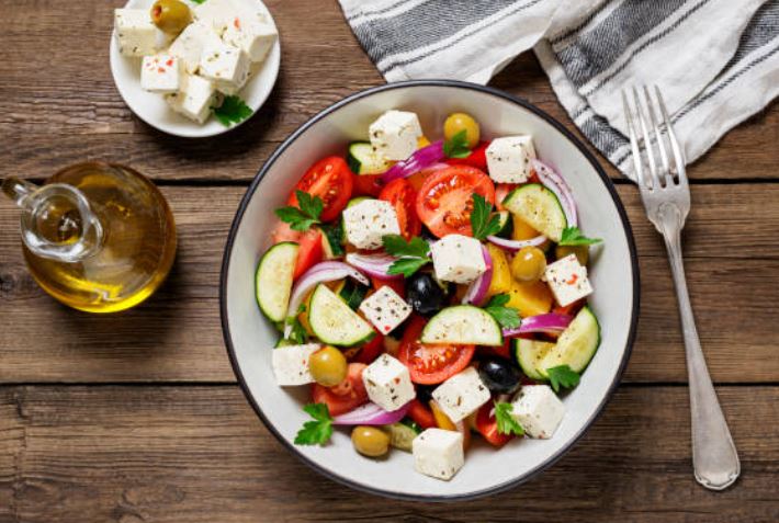 Greek Salad: A Delicious and Nutritious Recipe for Your Health!