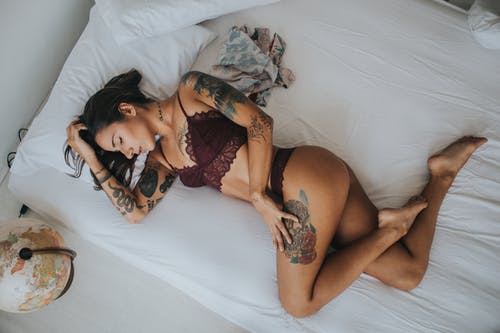  Nude Sleep in Panty and Bra