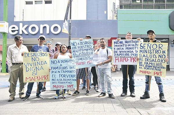 135 familias exigen respuestas urgentes porque podrian desalojadas el próximo domingo