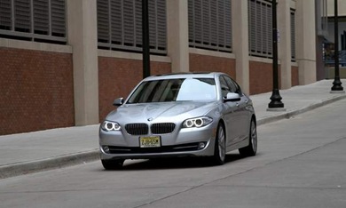 2011-BMW-535i-xDrive-sedan6