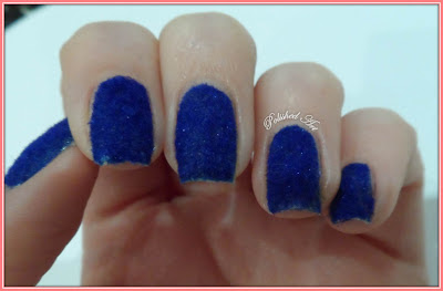 new-technique-blue-velvet-nails