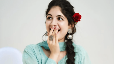 هارشالي مالهوترا
