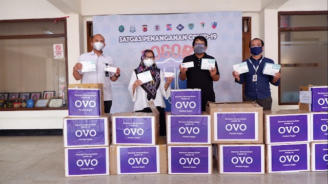 OVO Serahkan Bantuan Untuk Penanganan Covid-19 di Kota Bogor