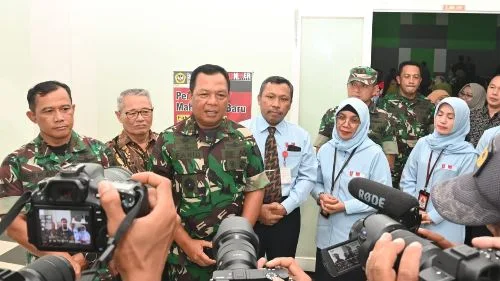 Mayjen TNI Farid Makruf Berikan Kuliah Umun Bagi Ratusan Mahasiswa Universitas Merdeka Madiun