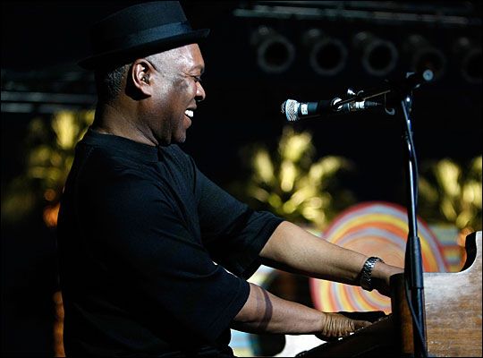 booker t jones. Booker T. Jones amp; Hammond B3