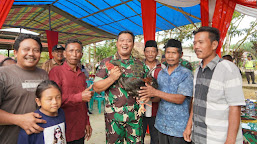 Terima Pemberian Ayam Jago Dari Warga, Brigjen TNI Supriono : Ini Bukti Kehadiran TNI AD Semakin Dicintai Masyarakat  