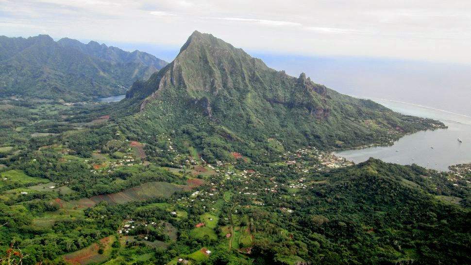 Pao Pao et le mont Rotui à Moorea