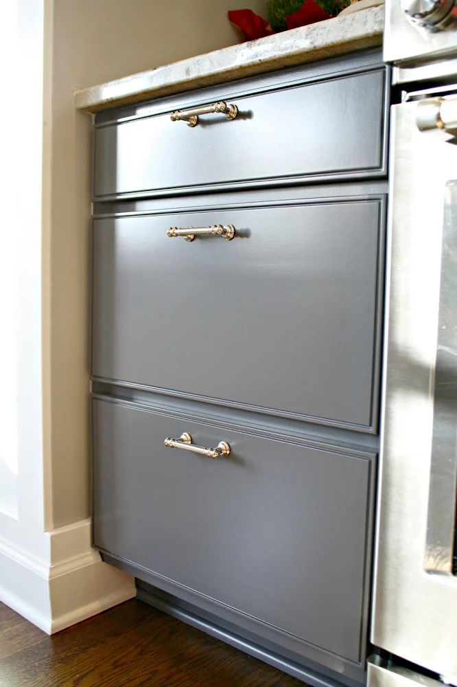 painting cabinets Advance paint