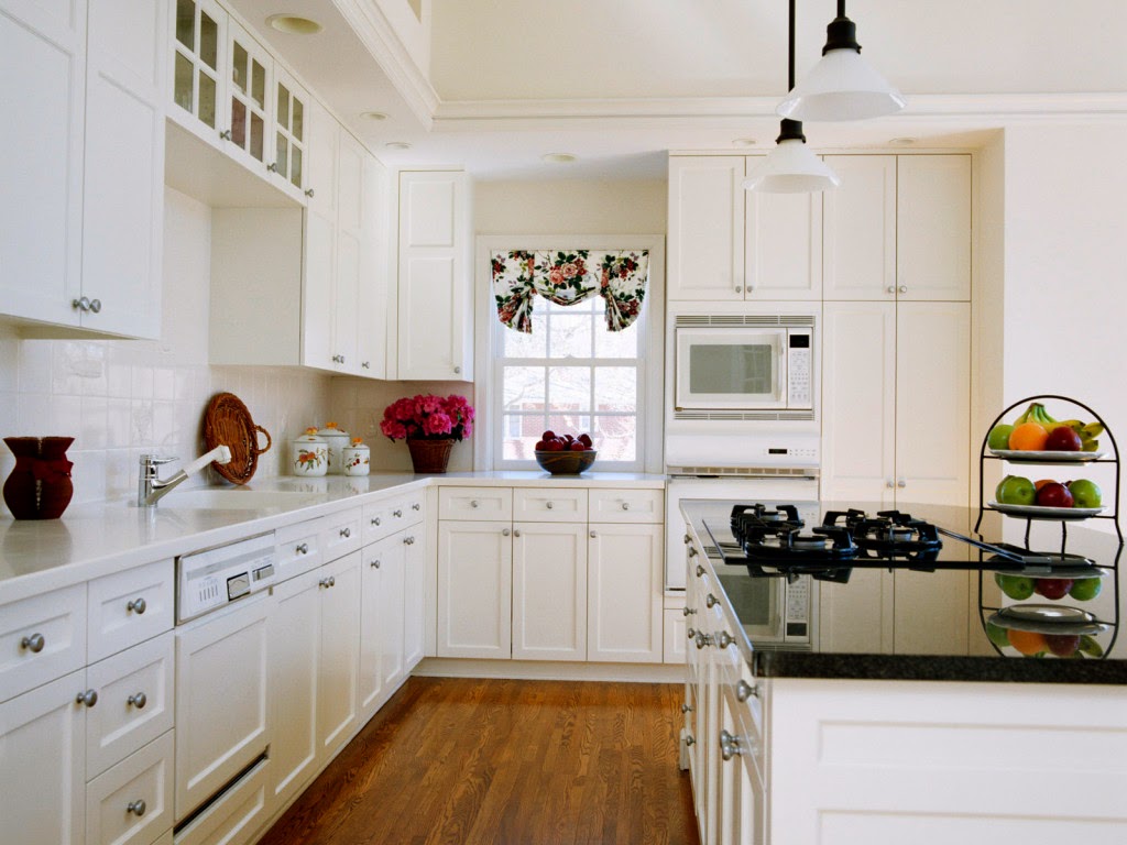 White Kitchen Cabinet