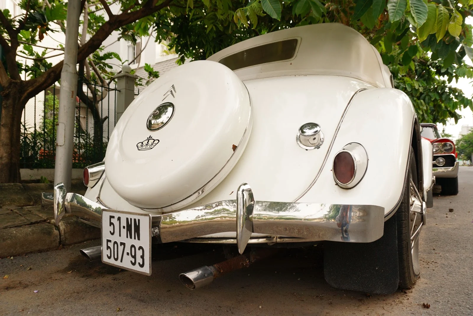 Citroen DS và Dodge Coronet