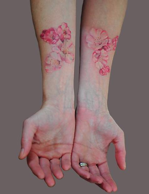 This floral tattoo is simply stunning oh so beautiful