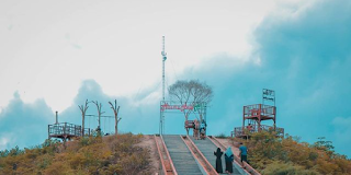 Lokasi Wisata Puncak Haumahela Labura Tawarkan Spot Foto Panorama Pemandangan