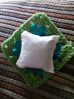 DIY crochet how to make pin cushion granny square pillow